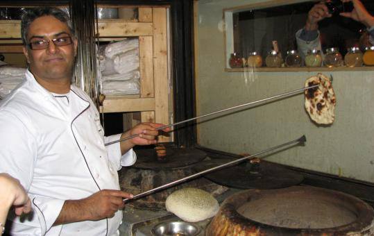 Naan Skewer Hook & Paddle Set - Image 3